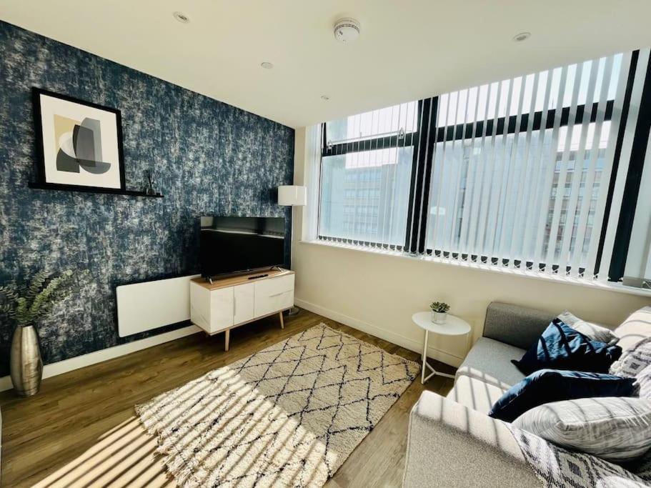 Stunning One Bedroom Apartment In Old Trafford Manchester Dış mekan fotoğraf