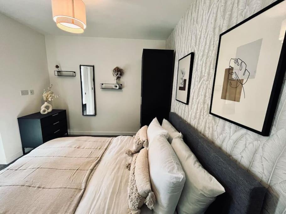 Stunning One Bedroom Apartment In Old Trafford Manchester Dış mekan fotoğraf
